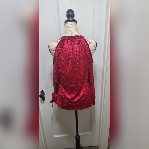 Crushing It Cold Shoulder Blouse Top. 🌴 - Picture 5 of 12